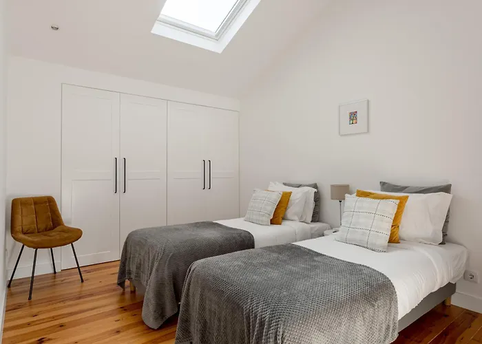 3br Duplex With Lift & Ac By Host For Us Apartment *